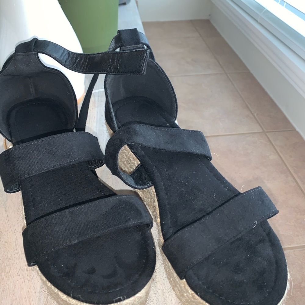 Espadrilles - Picture 2 of 3